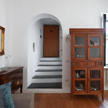 Casa Flo Con Terrazza E Ascensore Salerno Eksteriør bilde