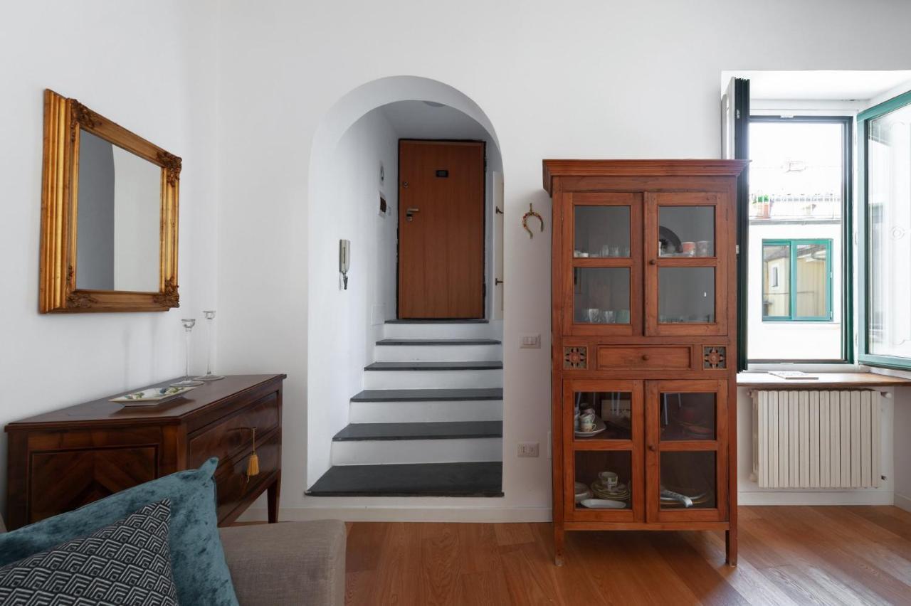 Casa Flo Con Terrazza E Ascensore Salerno Eksteriør bilde