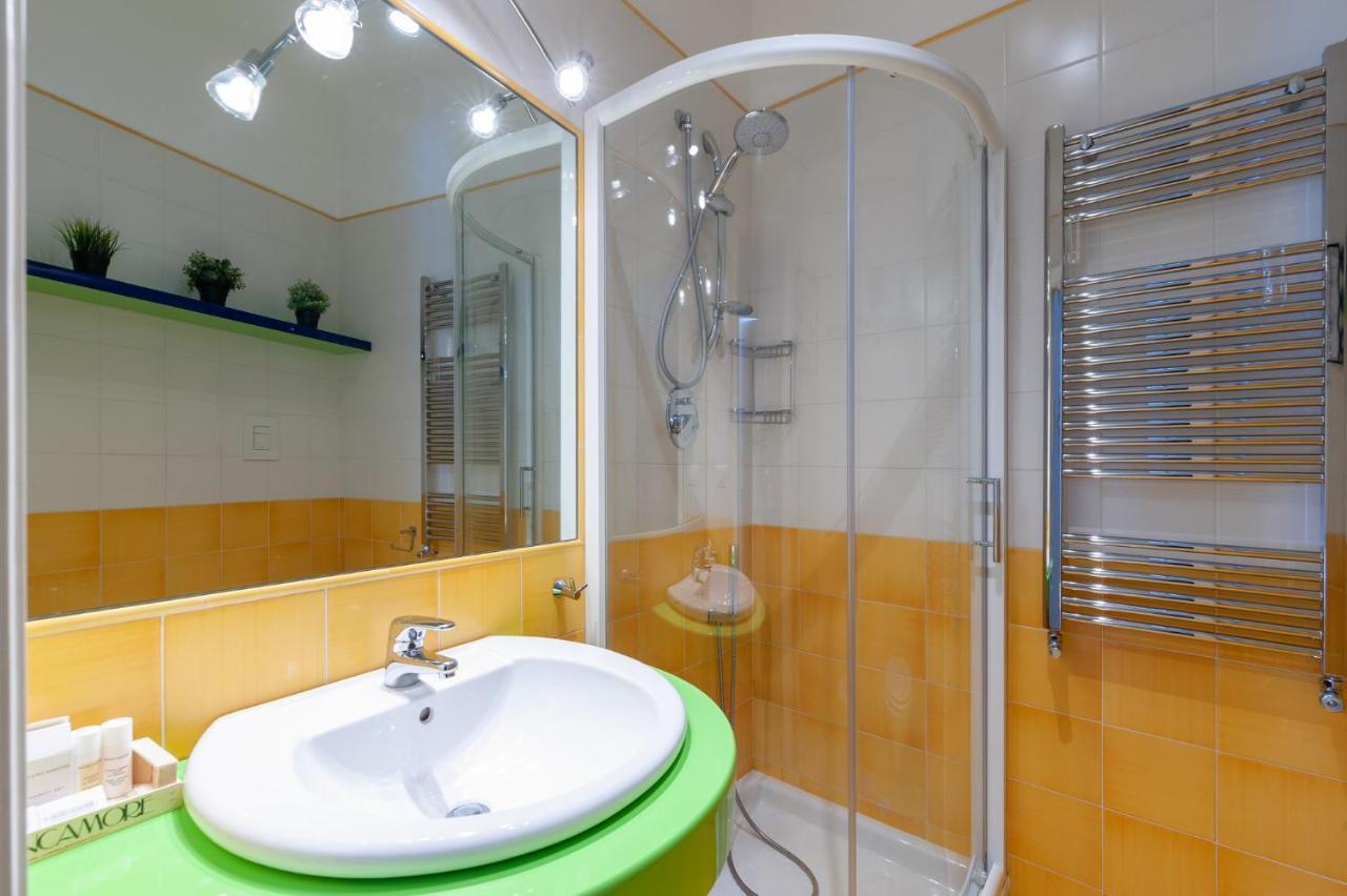 Casa Flo Con Terrazza E Ascensore Salerno Eksteriør bilde