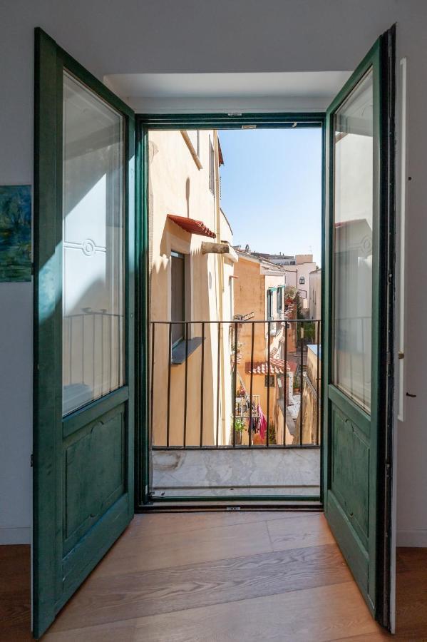 Casa Flo Con Terrazza E Ascensore Salerno Eksteriør bilde