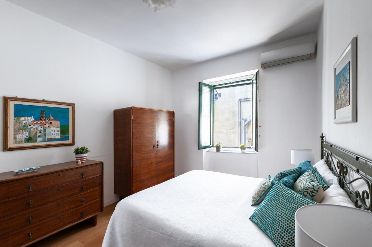 Casa Flo Con Terrazza E Ascensore Salerno Eksteriør bilde