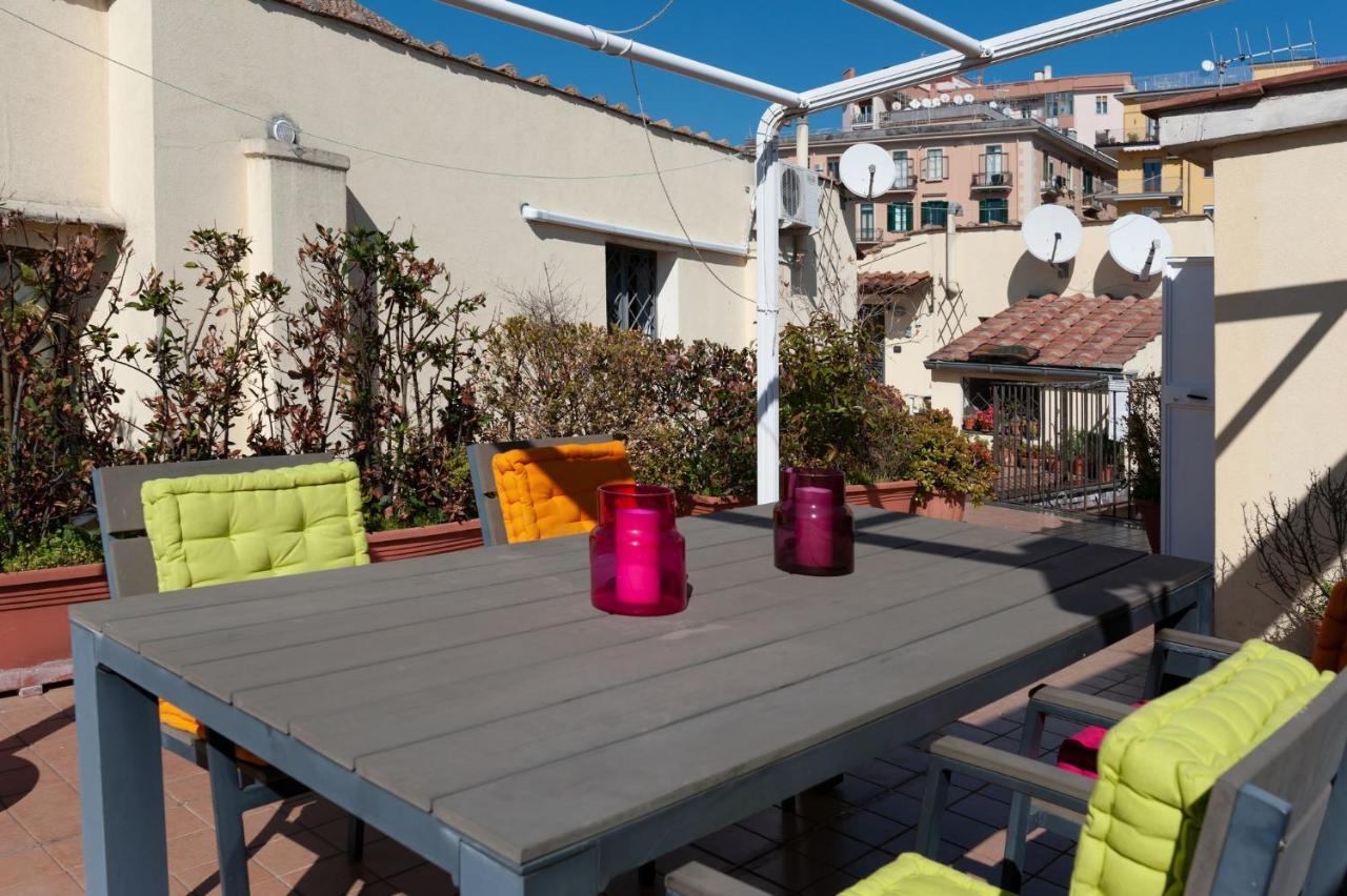 Casa Flo Con Terrazza E Ascensore Salerno Eksteriør bilde