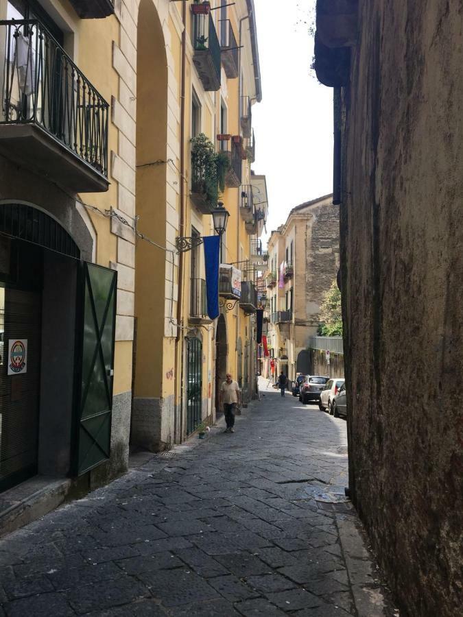Casa Flo Con Terrazza E Ascensore Salerno Eksteriør bilde