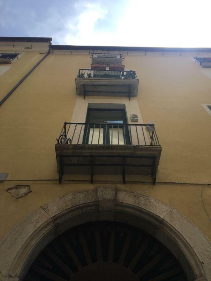 Casa Flo Con Terrazza E Ascensore Salerno Eksteriør bilde